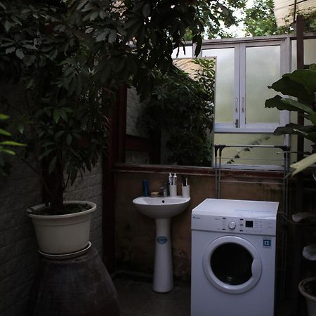 The First Ba Trieu Ha Noi Bed & Breakfast ฮานอย ภายนอก รูปภาพ
