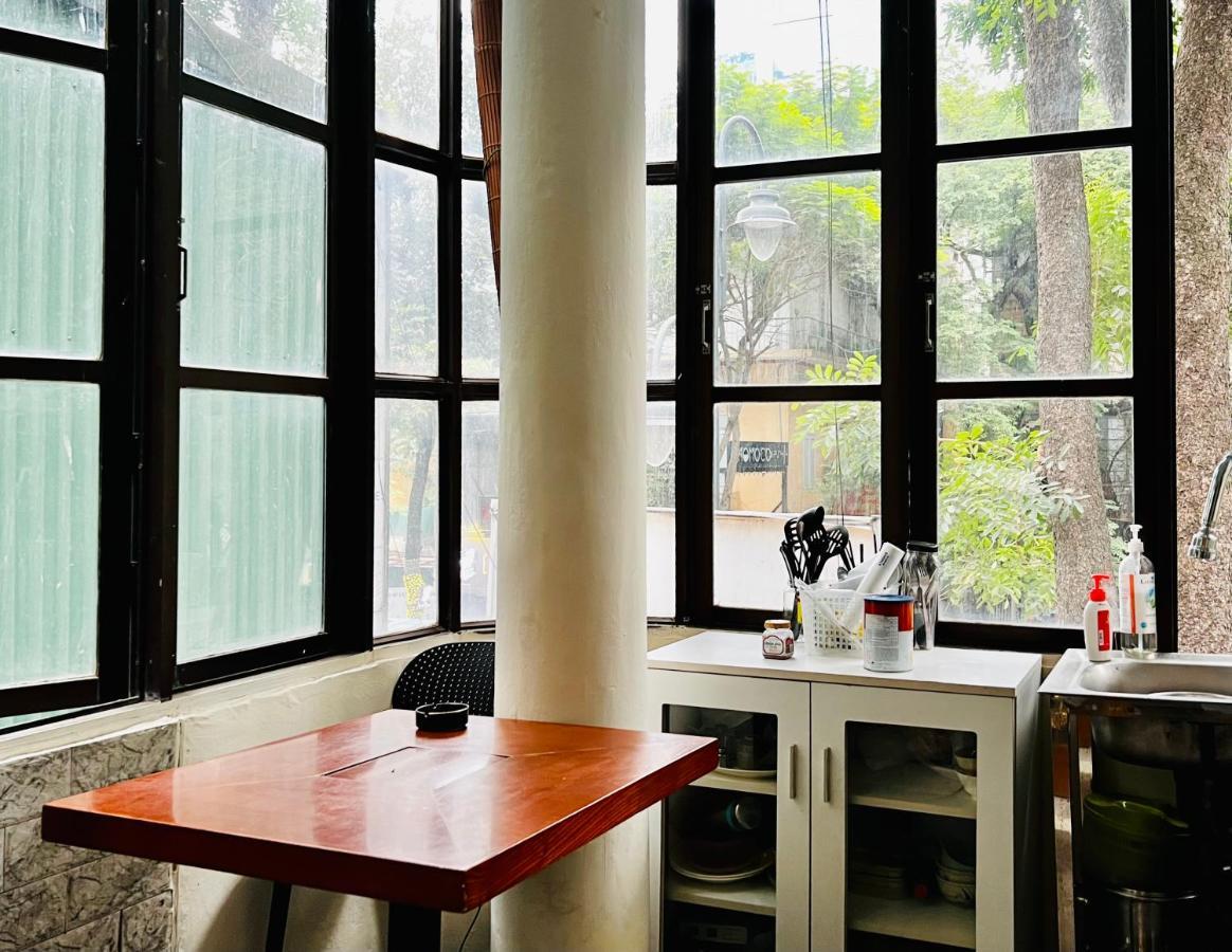 The First Ba Trieu Ha Noi Bed & Breakfast ฮานอย ภายนอก รูปภาพ