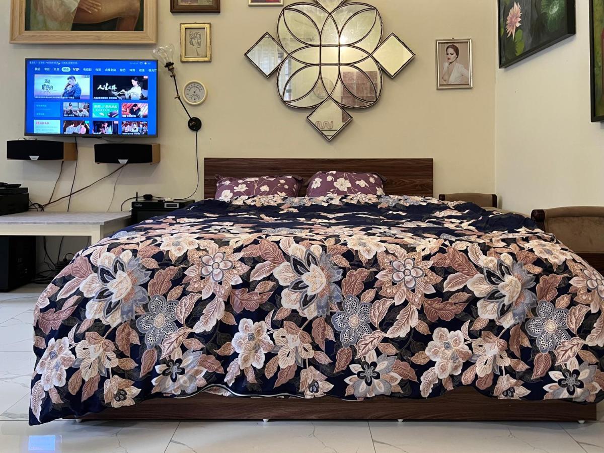 The First Ba Trieu Ha Noi Bed & Breakfast ฮานอย ภายนอก รูปภาพ