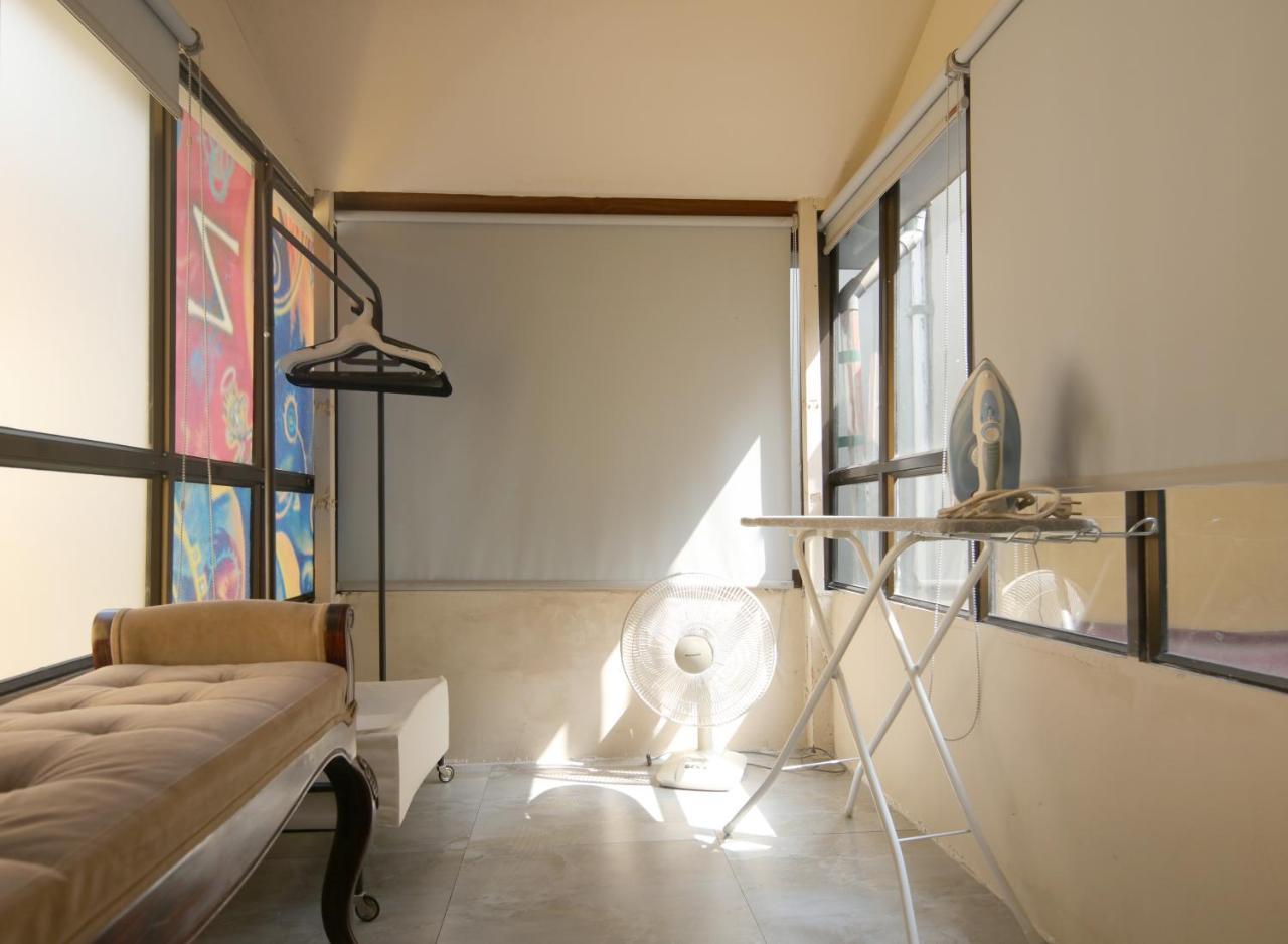 The First Ba Trieu Ha Noi Bed & Breakfast ฮานอย ภายนอก รูปภาพ